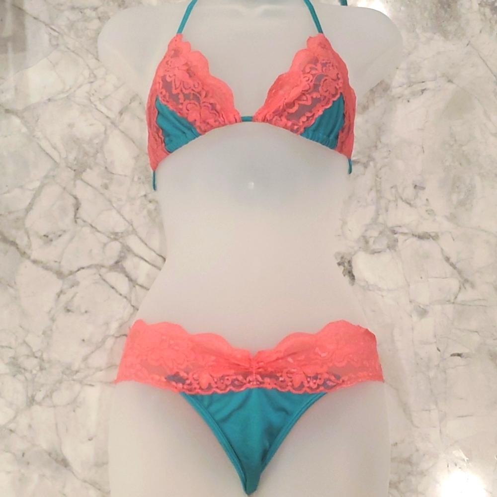 CUSTOM MADE LADY LACE BIKINI.. like Beach Bunny!